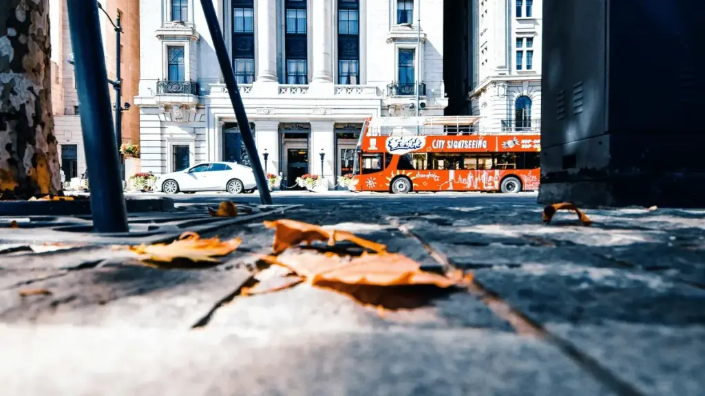 Практичен водич за креатори од Северна Македонија — како да најдете и ангажирате австриски брендови на Telegram, да креирате продавачки содржај и да монетизирате промоции.