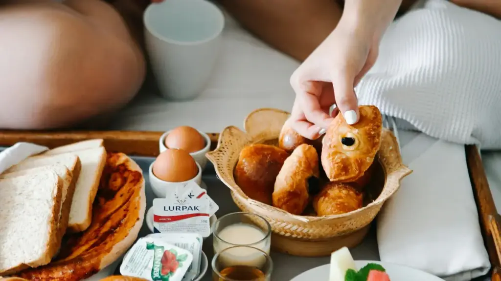 Практичен водич за креатори од Северна Македонија: чекори, примери и тактики за да стигнете до тајландски брандови на Takatak и да правите локализирано, висококонверзно съдържание.