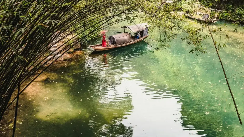 Практичен водич за македонски креатори: како да контактирате американски брендови преку Xiaohongshu, да направите styling постови и да комбинирате Xiaohongshu со Dianping/TikTok Shop за конверзии.