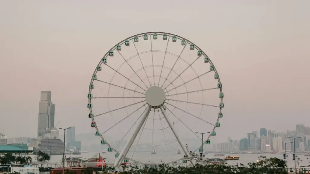 Практичен водич за креатори од Северна Македонија: чекори, канали и примерни пораки за да стигнете до брендови во Саудијска Арабија кои рекламираат на Hulu и да поделите ограничени кодови за попуст.